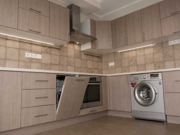Продається укомплектована 2-кімнатна квартира (82м²) в м. Київ, вул. Анни Ахматової, 30 - фото 1