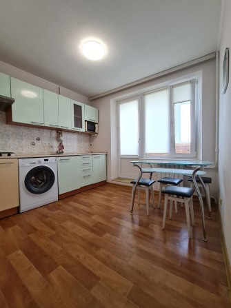 Продам 2 кімнатну квартиру Князя Романа  Мстиславича 8, біля метро Дарниця, парк Перемога - фото 1