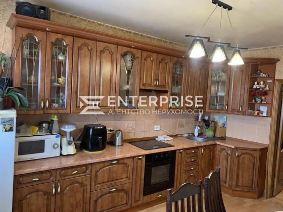 Продаж 3к квартири по  вул. Милославская  Троєщина, Деснянський р. Київ