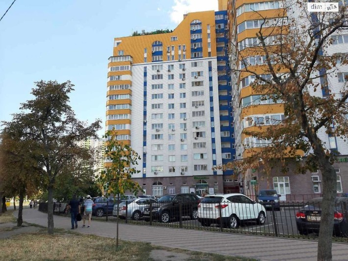 Просторная 3х комнатная квартира в кирпичном доме на Березняках - фото 1