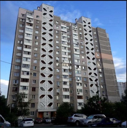 Продам 2-кім. квартиру вул.Здолбунівська 9-А - фото 1