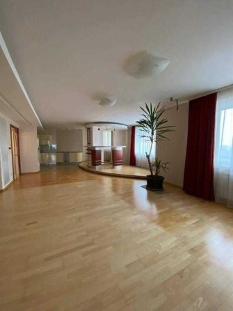 Сверстюка / Раскової Марини 5-В  Видова 3-кімн.(193кв.м) - фото 1