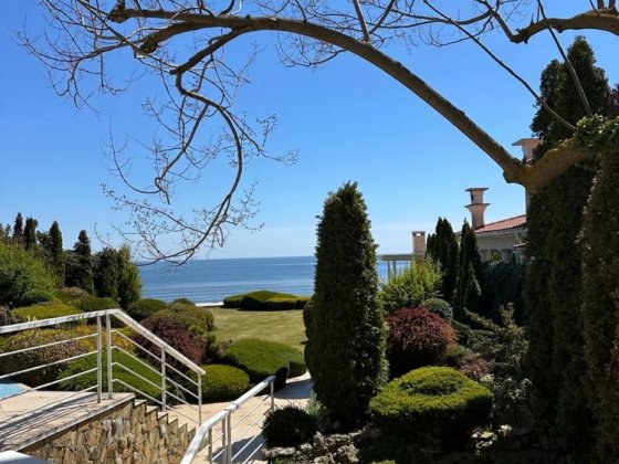 Сдам Villa Grand Marine Грандиозный обзор моря район  13 Фонтана  , первая линия , бассейн , подвал  Одесса