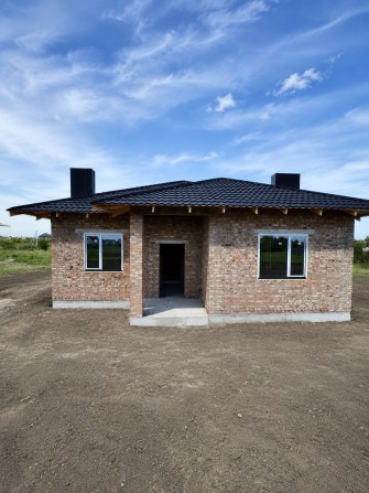 Продаж окремо стоячого будинку в топовій та бажаній локації — с. Боратин, вул. Стрілецька - фото 1