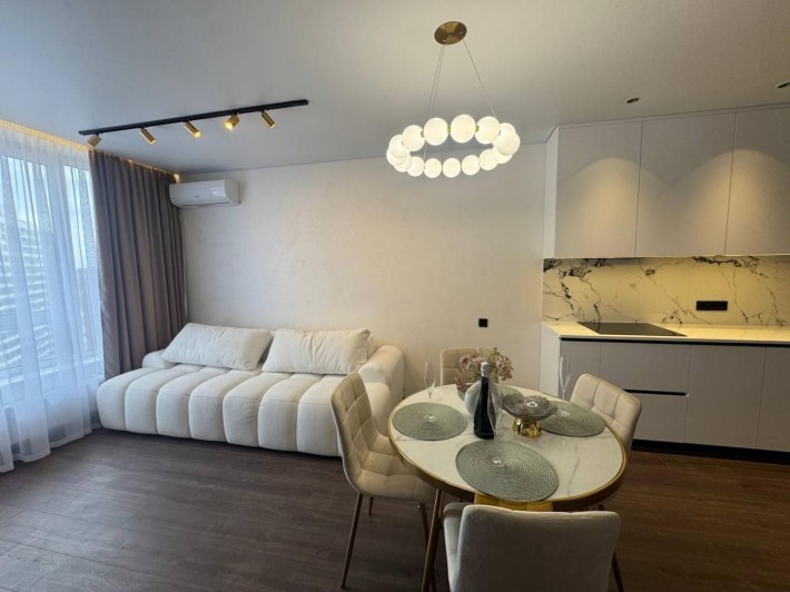 Стильна 1-к rвартира 47 м² ЖК Варшавський Плюс - фото 1