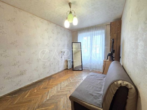 Предславинська 26а  2к квартира Палац Україна Київ