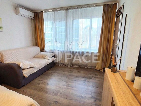 Продаж 1-кімнатної квартири | Печерськ | 4 хв до метро Кловська | панорамні вікна Киев