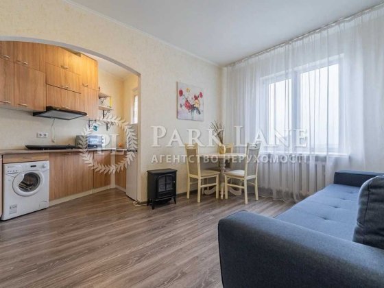 Продаж квартири з ремонтом Харківське шосе 56, Дарниця Київ