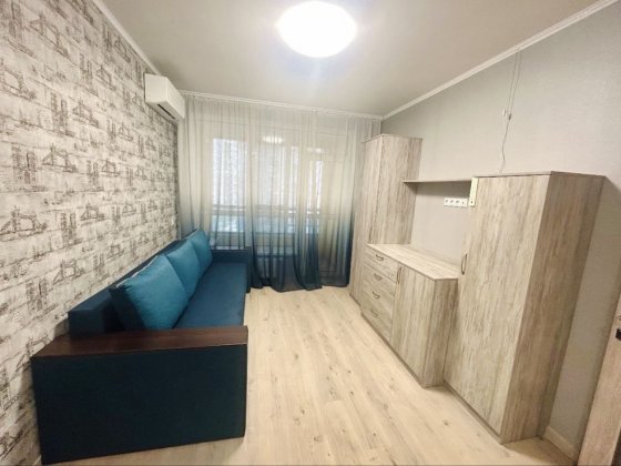 Продаж 1 кімнатної ЖК Варшавський Автономна кв | ТРЦ Ретровіль Киев