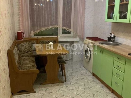 Продаж 1-кімнатної квартири, Деміївка, Голосіївський проспект. Київ