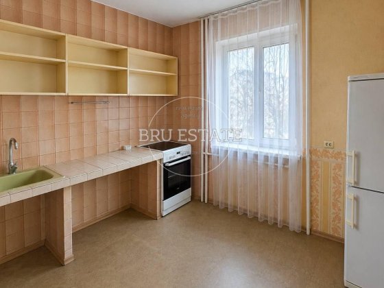 Продаж 1 к квартири Позняки Харківська 3й поверх 42 м кв Киев