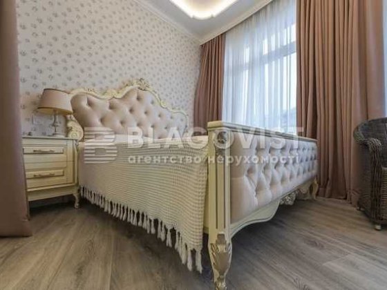 Продам 3- кімнатну на Бойчука Михайла 19-а