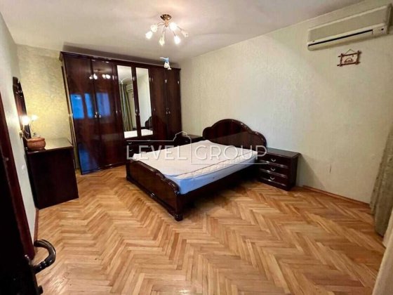 Простора 3-кімнатна, 80 м², Ахматової, готова до заселення Київ