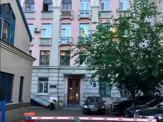 Квартира 4 Кімнати ЦЕНТР КИЇВА. Під офіс або житлову , готель. Київ