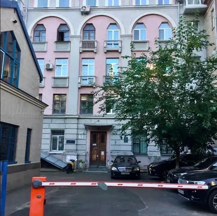 Квартира 4 Кімнати ЦЕНТР КИЇВА. Під офіс або житлову , готель. - фото 1