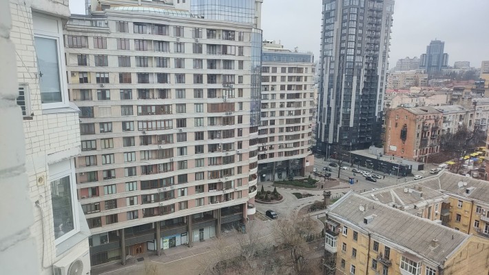 Жилянська Центр, продаж приміщень в житловому будинку. - фото 1
