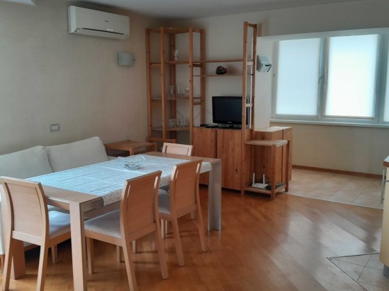 Продаж 2к вул Ломакіївська 4(Мічурина)Печерський  рн,м.Звіринецька Киев