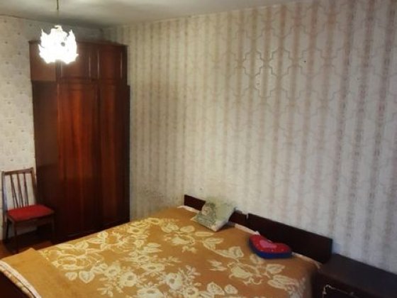 Продам 2 к кв вул Волинська , фасадні вікна . Соломʼянський р-н Київ