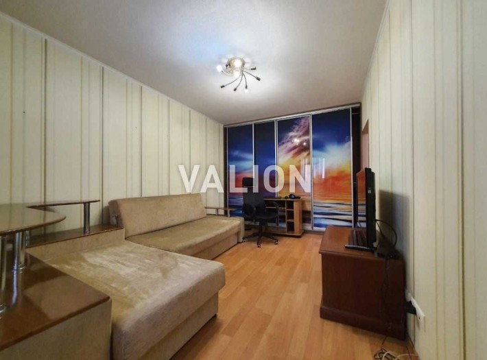 Продаж 2-к квартири вул. Героїв Космосу 19а. - фото 1