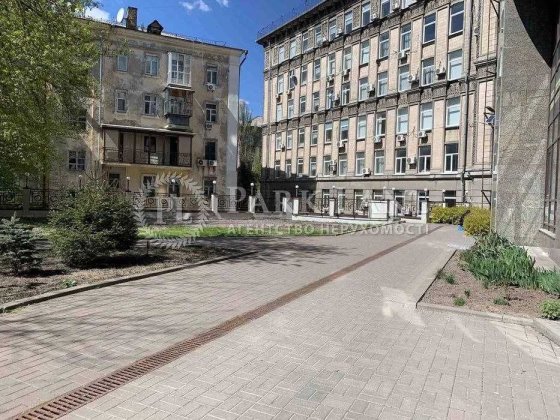 3 кімн біля велотреку, Богдана Хмельницького 58а, Шевченківський рн, Франка Киев