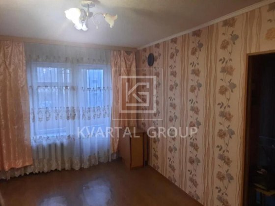 Продаж. 1 к з нормальним ремонтом. Київ,  вул. Синьоозерна Київ