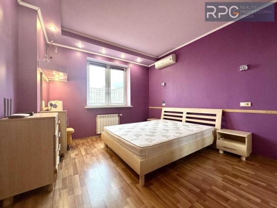 Продається 2-х кімнатна квартира станція метро Академмістечко Київ