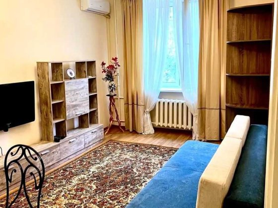 Продаж 2к. квартири "Сталінка", Соломянський р-н. КПІ, Караваєві дачі Київ