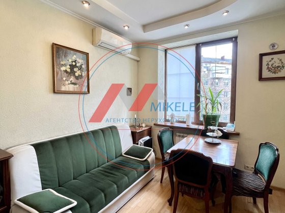 Без% Продаж 3к 70м2 з ремонтом Сталінка 3 пов Лондонська (Пітерська) Єреванська Солом'янка