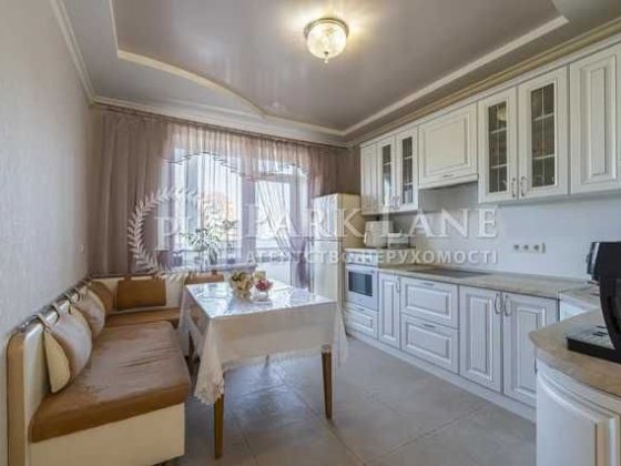 Продаж 3-к квартири в Солом"янскому районі Киев