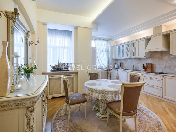 Продаж 4к квартири, вул. Володимирська 71, Шевченківський р-н. , поруч з метро Площа Українських Гер Київ
