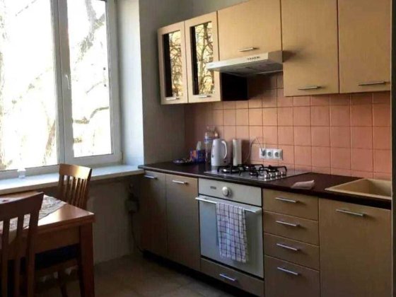 Продаж Трьохсвятительська 9 Ремонт 40кв Історичний ЦЕНТР Сталінка ЧУДОВА Інвестиція