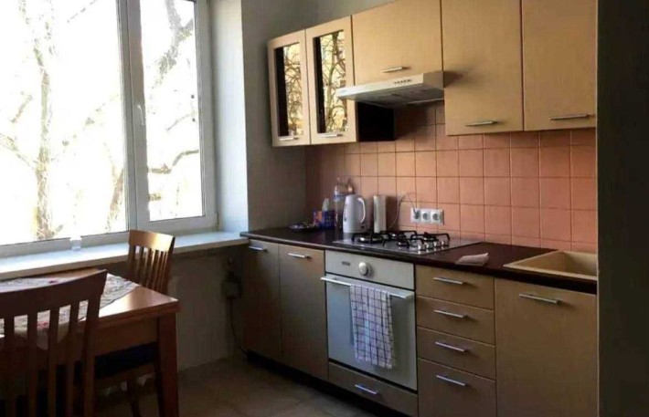 Продаж Трьохсвятительська 9 Ремонт 40кв Історичний ЦЕНТР Сталінка ЧУДОВА Інвестиція - фото 1