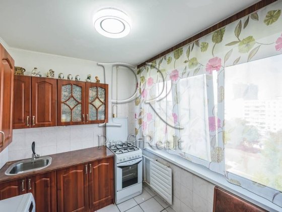 Продаж 3 кімн. квартири за адресою Олега Мудрака 41, Наумова, Академ Київ