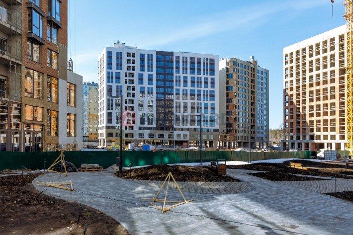 Велика 3к квартира 107 кв.м ЖК Lucky Land, кухня 35 кв.м, генератор - фото 1