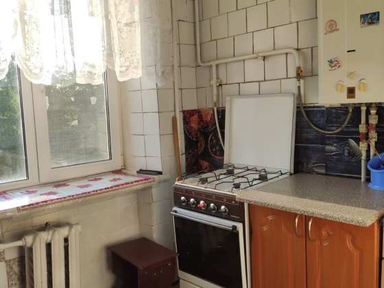 Здам 3 ну.  В  центрі міста . Е всі зручності меблі техніка.