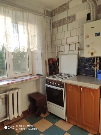 Здам 3 ну.  В  центрі міста . Е всі зручності меблі техніка. - фото 1
