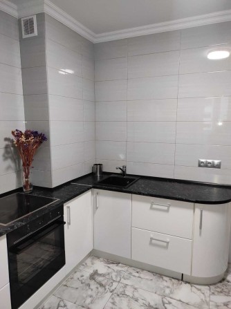Вишгород,  ЖК Ярославичи,  вул Кургузова,1а - фото 1