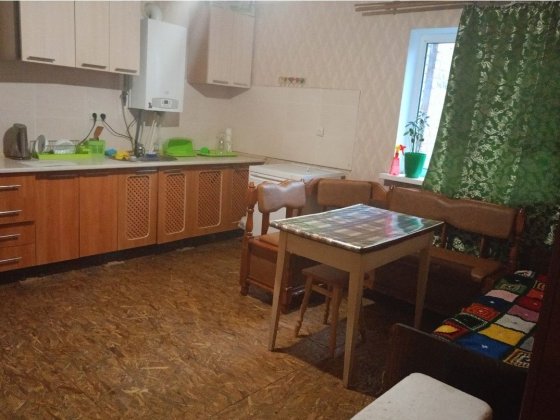 Здам в центрі Жмеринки велику 2 кімнатну квартиру 82м/ +закритий двір Жмеринка