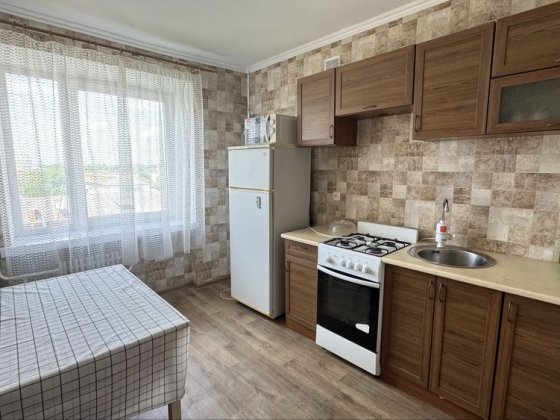 Здам затишну трикімнатну квартиру біля ринку Кам'янець-Подільський