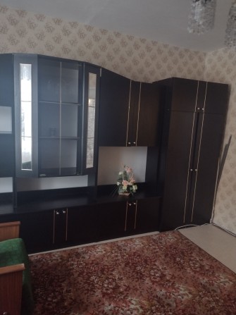 Здам дві кімнати в трикімнатній (одна закрита) - фото 1