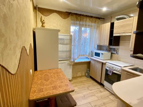 Оренда 2 ох кімнатної квартири,район 5 школи Шептицький