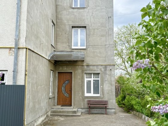 Двокімнатна в напівособняку, 10хв від центру на авто Микитинцы