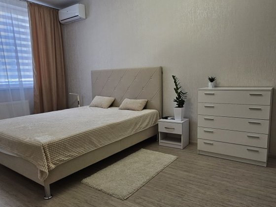 Аренда 1 кімнатна квартира жк 7 небо Авангард