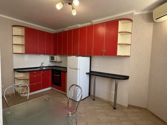 Сдается однокомнатная квартира в ЖК «Статус град» ( ул. Завальная 10В).