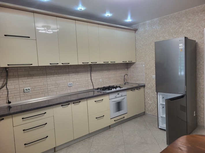Оренда сучасної 2 кімнатної квартири  в ЖК  КАРАМЕЛІ. - фото 1
