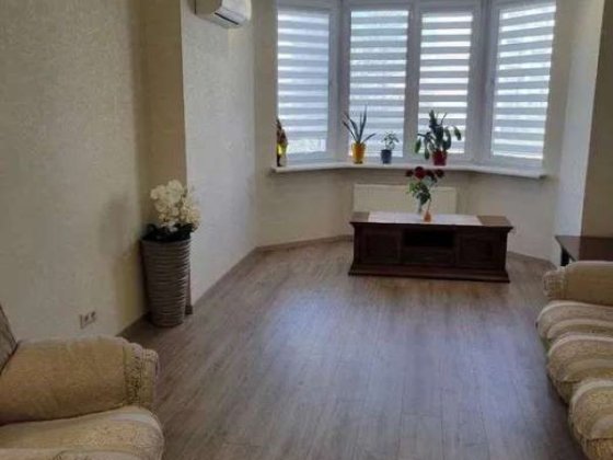 Продаж 3-к квартири вул. Градинська 3 Киев