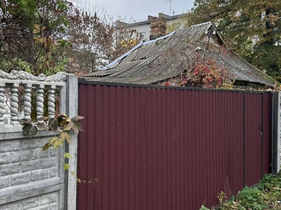 Продам старый дом под застройку.продам участок в центре города. Бердичів