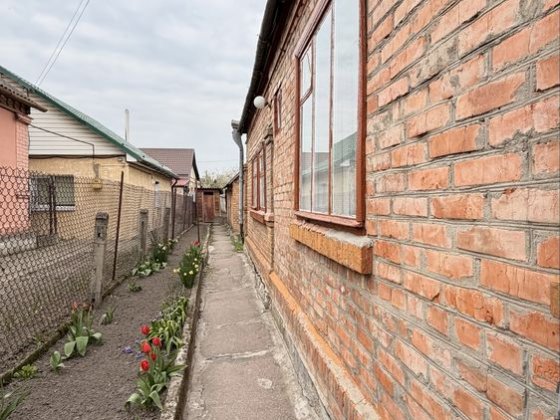 Продається окремий будинок в районі ЗАГСу зі зручностями Бердичів