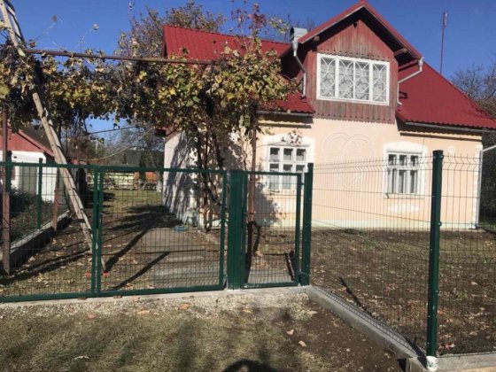Продається БУДИНОК із землею в смт. Берегомет Вижницького району Берегомет