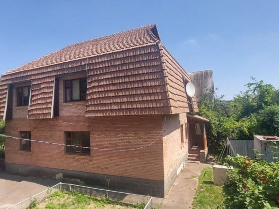 Продається двоповерховий житловий будинок біля соснового лісу в м. Васильків Васильків